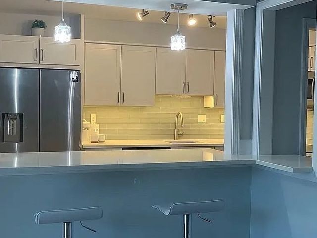 20 Hammond Pond Pkwy 206, Newton, MA 02467