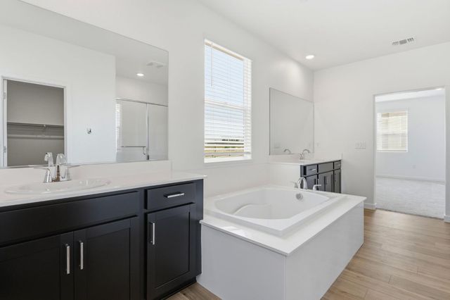 1280 N Robiolo Ln, Mountain House, CA 95391