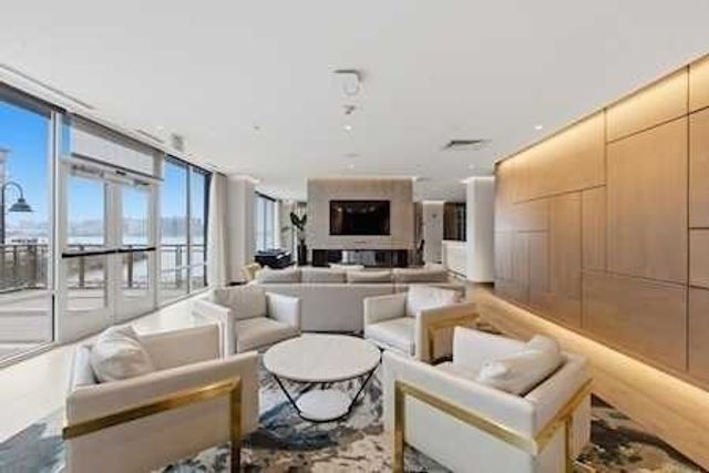 65 Lewis St 403, Boston, MA 02128