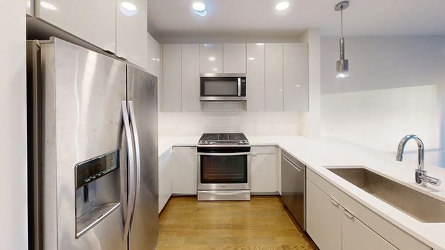 65 Lewis St 403, Boston, MA 02128