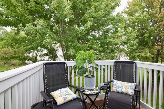 299 Ashbury Lane W 1526-2, Roselle, IL 60172