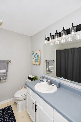 299 Ashbury Lane W 1526-2, Roselle, IL 60172