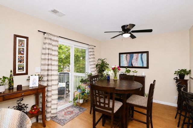 299 Ashbury Lane W 1526-2, Roselle, IL 60172