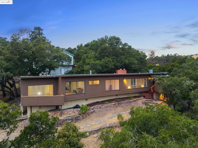 4545 Oak Hill Rd, Oakland, CA 94605