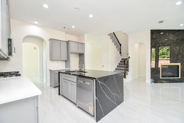 1123 Penny Worth Drive, Sugar Land, TX 77479