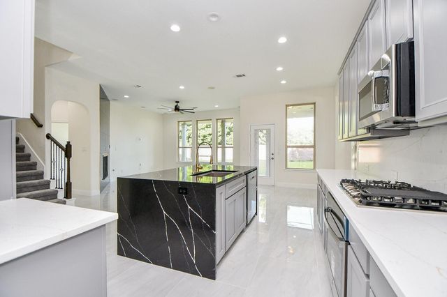 1123 Penny Worth Drive, Sugar Land, TX 77479