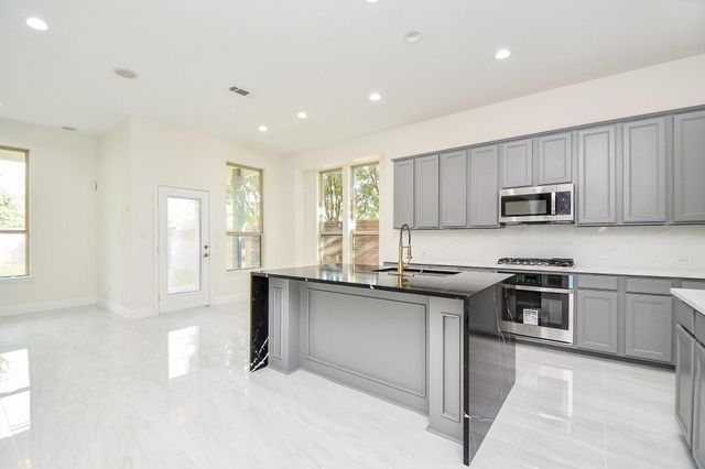 1123 Penny Worth Drive, Sugar Land, TX 77479