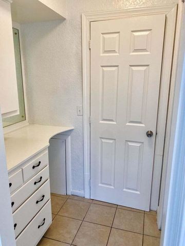 101 S GOLFVIEW Road 8, Lake Worth Beach, FL 33460