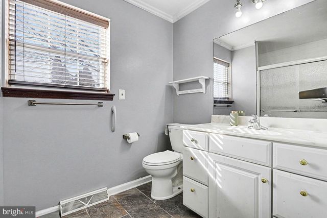 1686 TAYLOR DR, Hanover, PA 17331