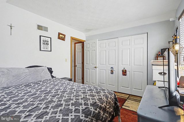 1686 TAYLOR DR, Hanover, PA 17331