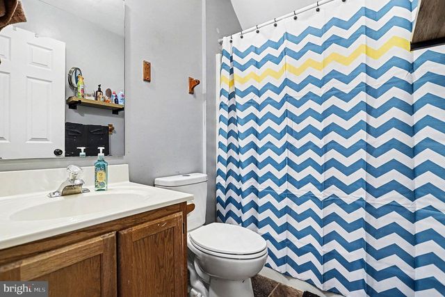 1686 TAYLOR DR, Hanover, PA 17331