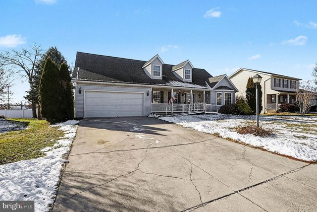 1686 TAYLOR DR, Hanover, PA 17331