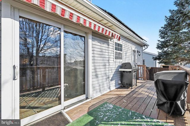 1686 TAYLOR DR, Hanover, PA 17331