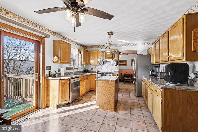 1686 TAYLOR DR, Hanover, PA 17331