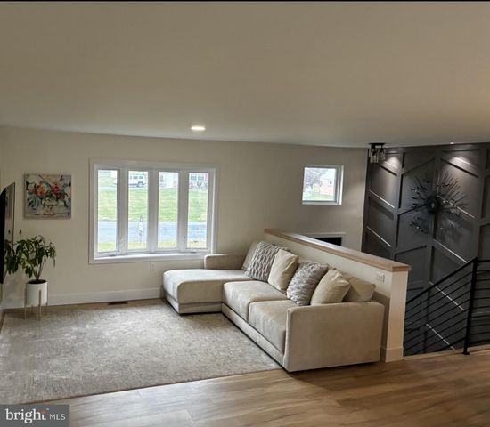 60 WAVERLY AVE, Lancaster, PA 17601