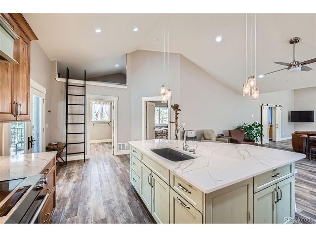 352 Peak View Cir, Florissant, CO 80816