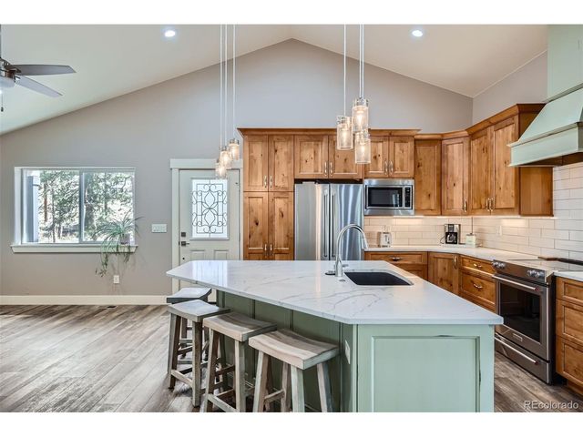352 Peak View Cir, Florissant, CO 80816