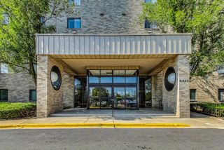 6340 Americana Drive 904, Willowbrook, IL 60527