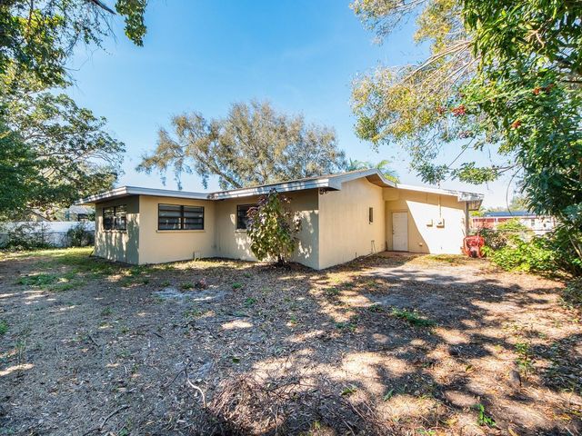 2242 INDIAN AVENUE S, Belleair Bluffs, FL 33770