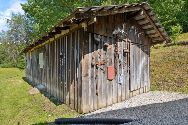 1540 Centerville Hwy, Hohenwald, TN 38462