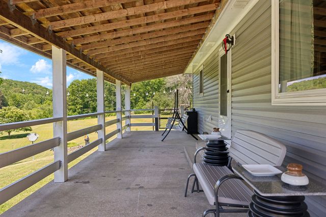 1540 Centerville Hwy, Hohenwald, TN 38462