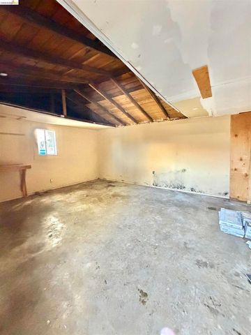 9926 C St, Oakland, CA 94603