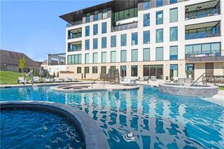 4951 W 134 Street 201, Leawood, KS 66209
