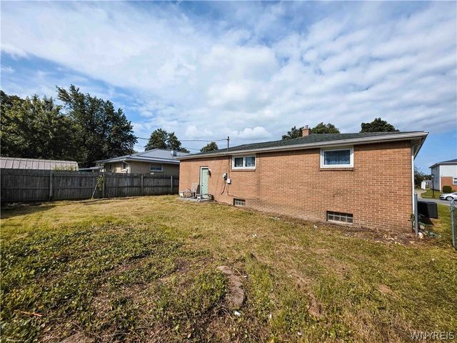 45 Fairelm Lane, Cheektowaga, NY 14227