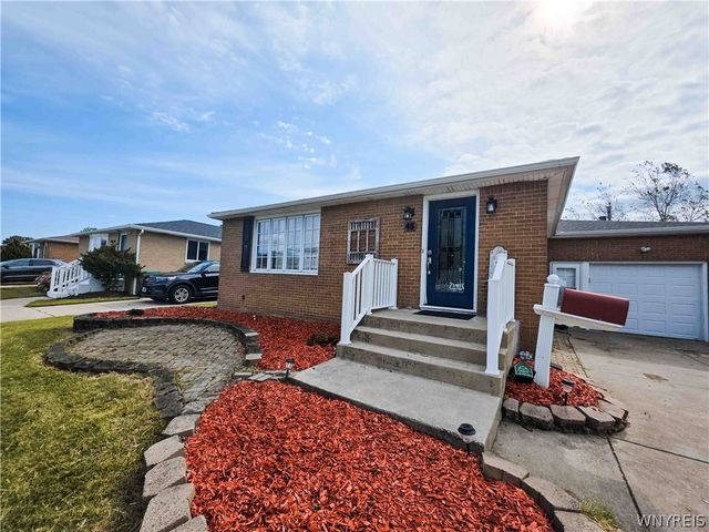 45 Fairelm Lane, Cheektowaga, NY 14227