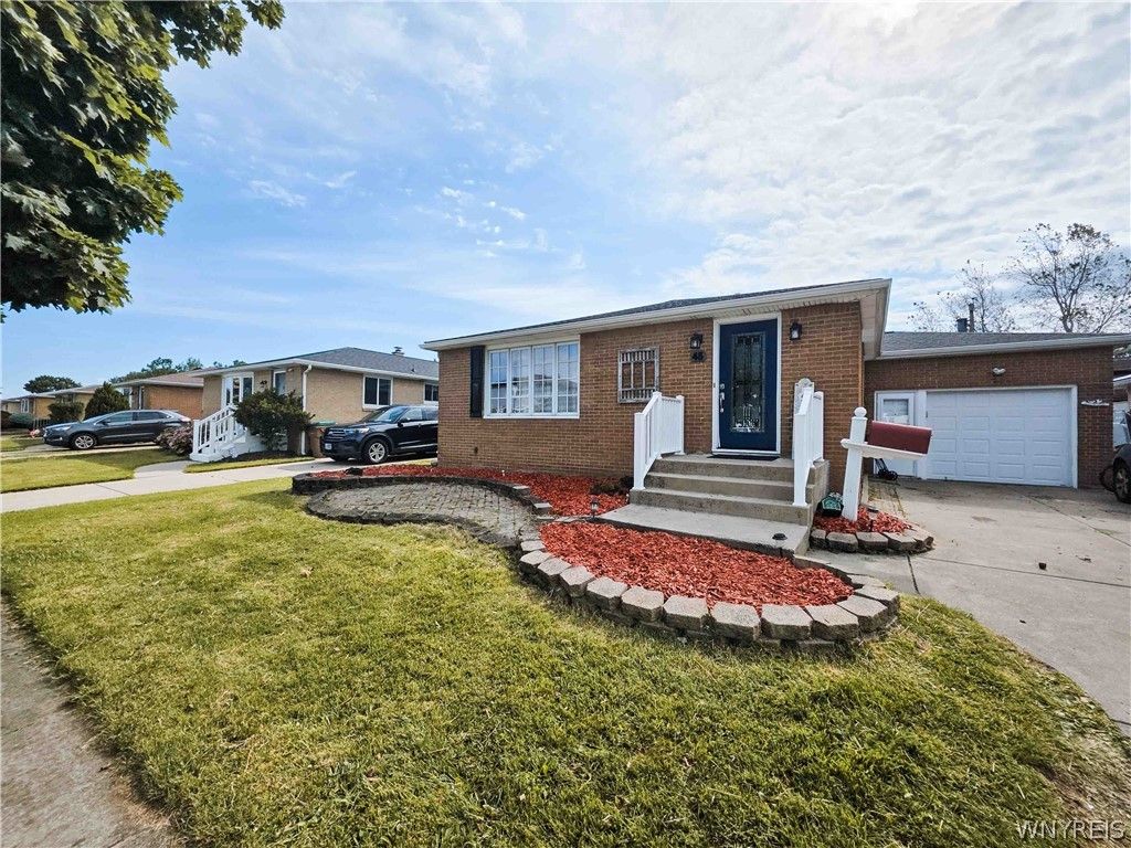 45 Fairelm Lane, Cheektowaga, NY 14227