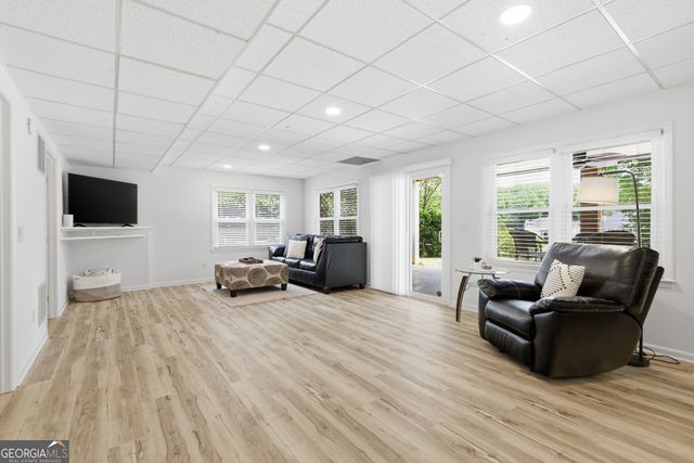 3328 Rough Creek Drive, Woodstock, GA 30189