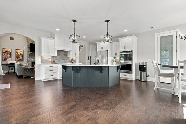 94 Mulberry Grv, Gallatin, TN 37066