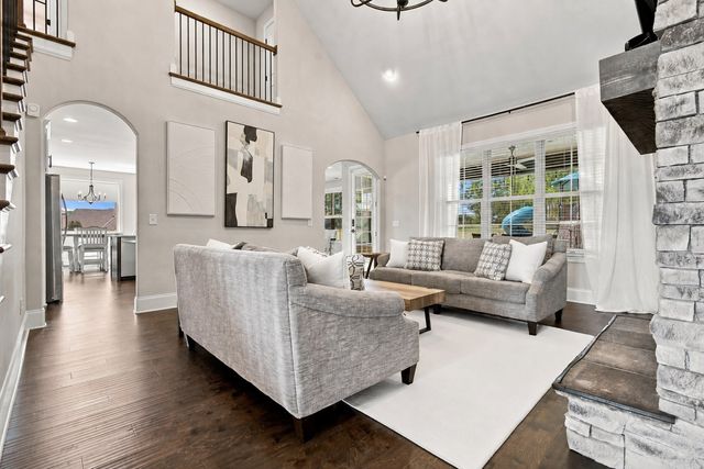 94 Mulberry Grv, Gallatin, TN 37066