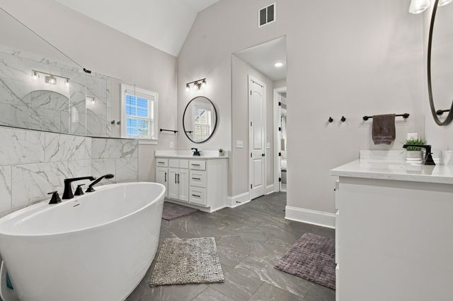 94 Mulberry Grv, Gallatin, TN 37066