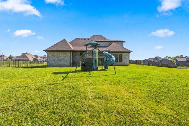 94 Mulberry Grv, Gallatin, TN 37066