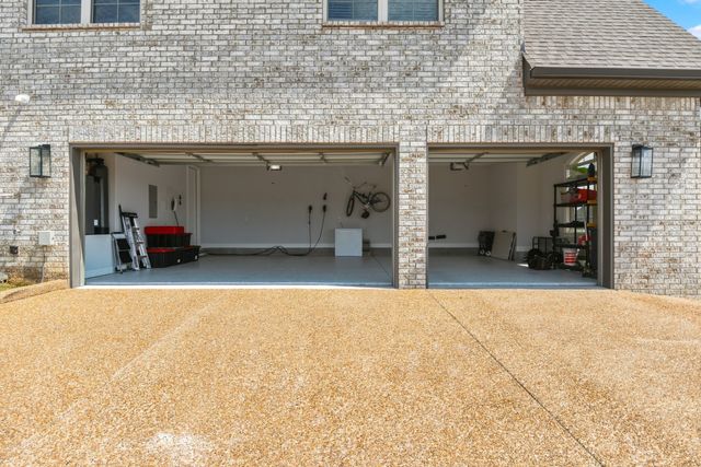 94 Mulberry Grv, Gallatin, TN 37066