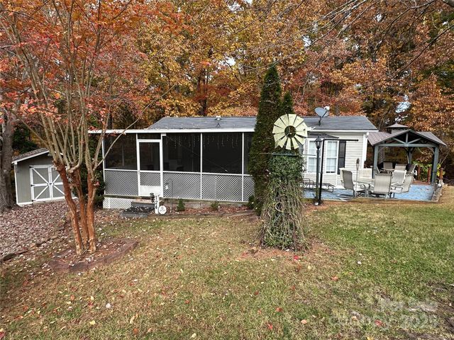 124 Hummingbird Circle, New London, NC 25127