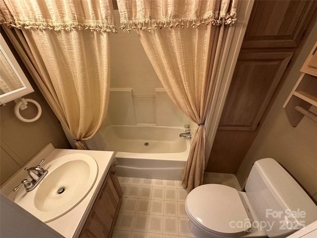 124 Hummingbird Circle, New London, NC 25127