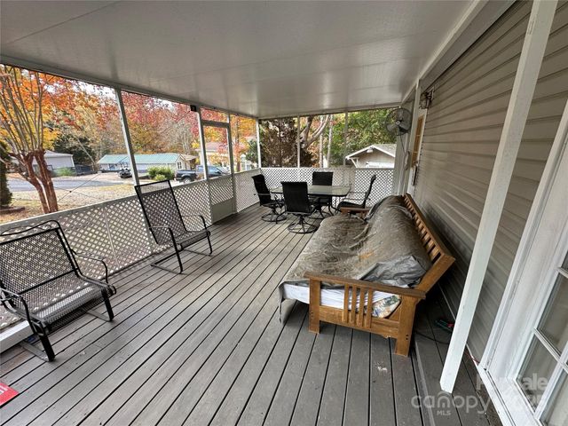 124 Hummingbird Circle, New London, NC 25127