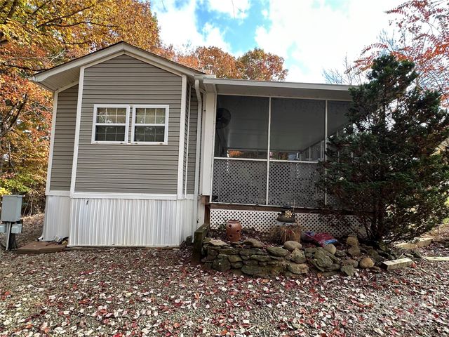 124 Hummingbird Circle, New London, NC 25127