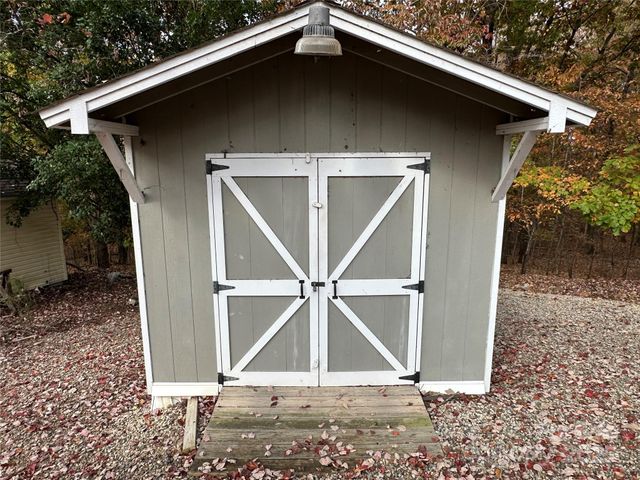 124 Hummingbird Circle, New London, NC 25127