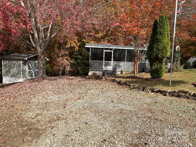 124 Hummingbird Circle, New London, NC 25127