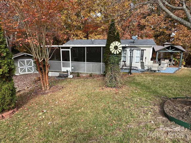 124 Hummingbird Circle, New London, NC 25127