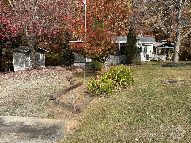 124 Hummingbird Circle, New London, NC 25127