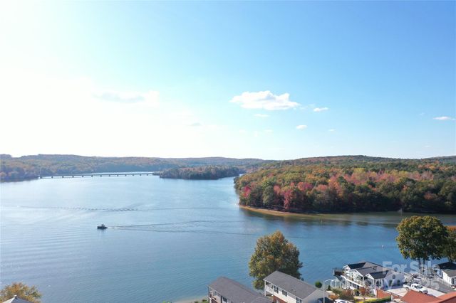 124 Hummingbird Circle, New London, NC 25127