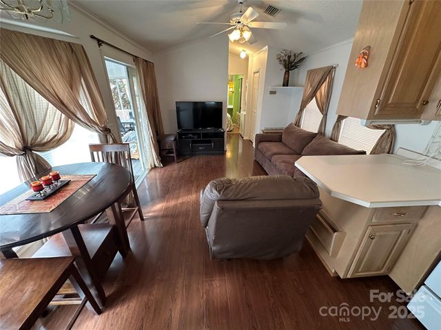 124 Hummingbird Circle, New London, NC 25127