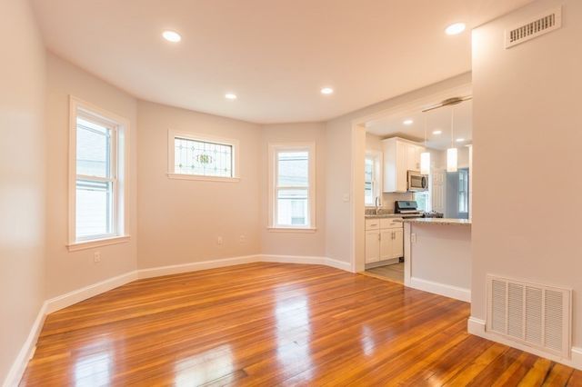 28 Hunnewell 2, Boston, MA 02135