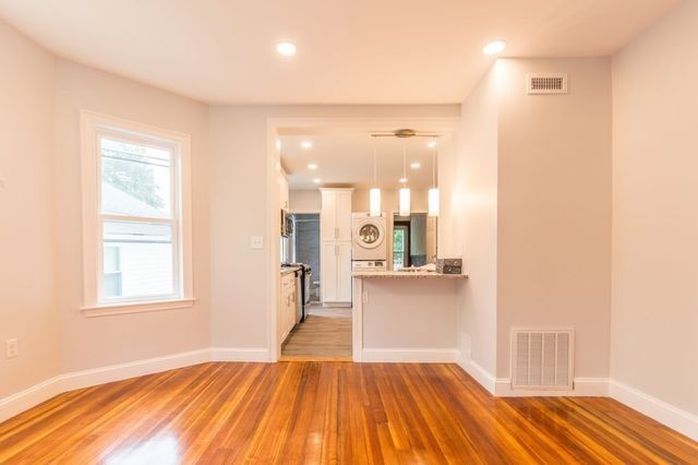 28 Hunnewell 2, Boston, MA 02135