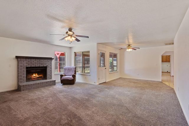 277 Garden Circle Dr, Manteca, CA 95336