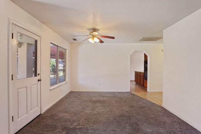 277 Garden Circle Dr, Manteca, CA 95336